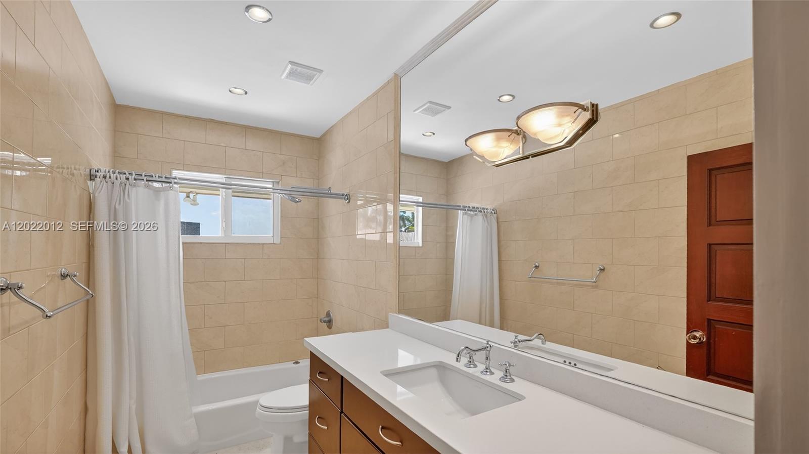 3226 NE 168th St # 3226 View 15