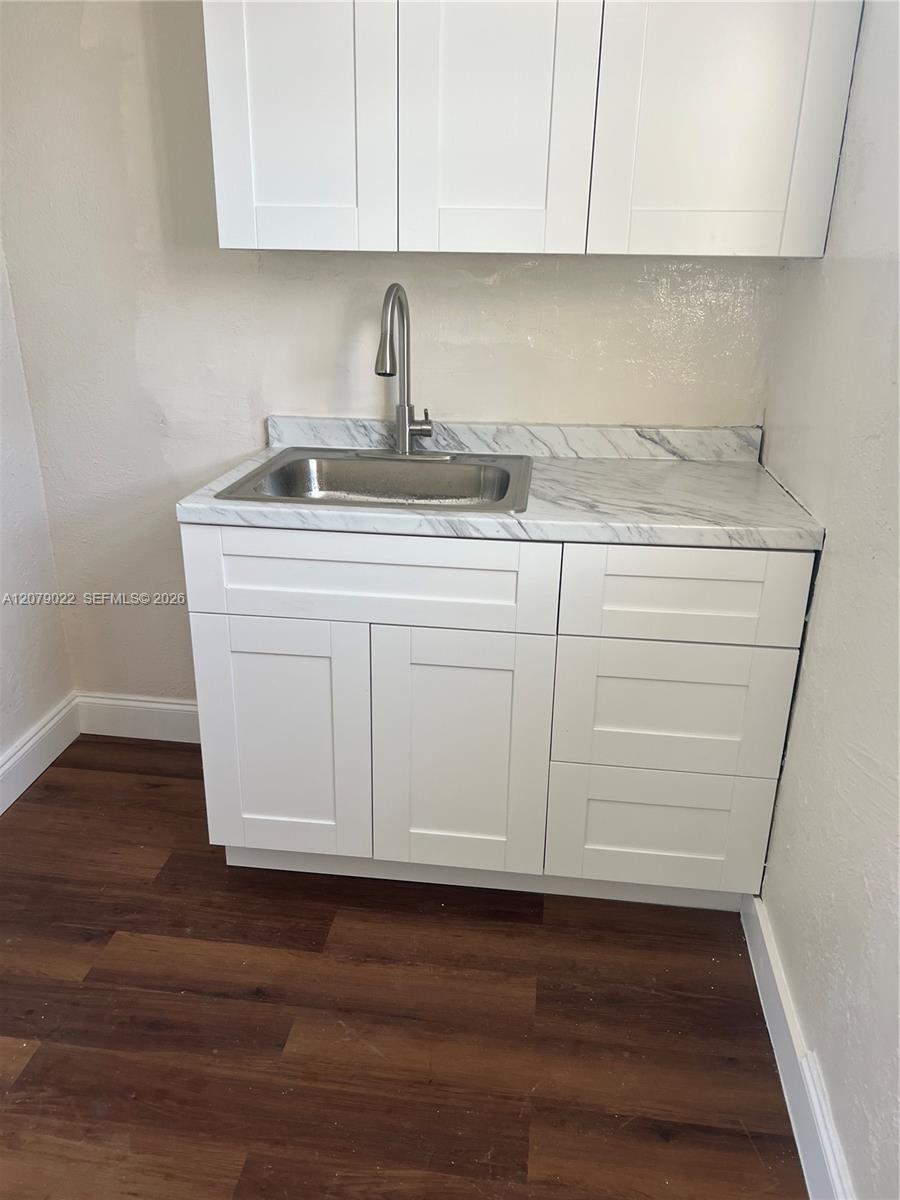 225 NW 17th St # 4 — Photo 4