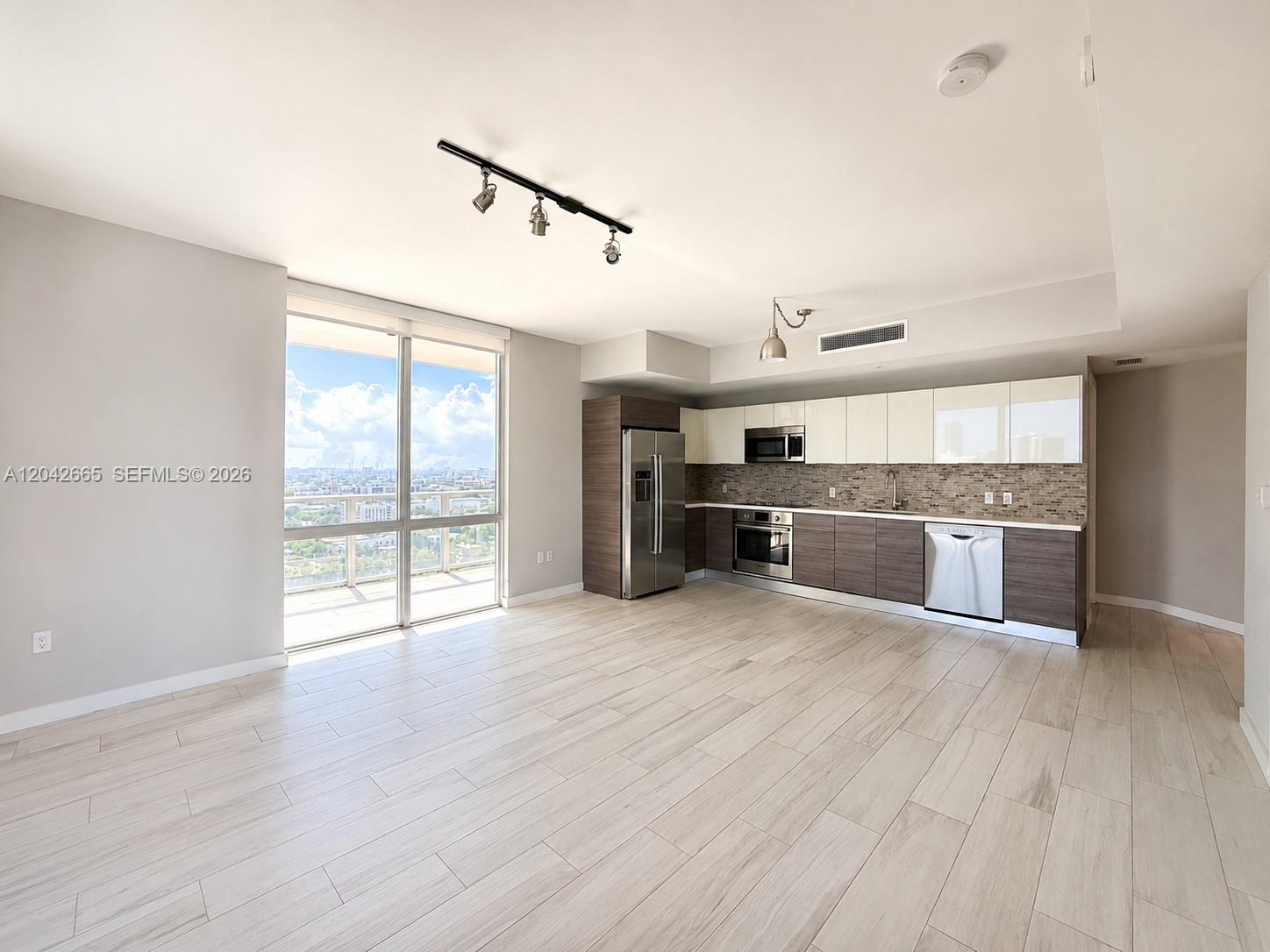 1010 SW 2nd Ave # 1809, Miami FL 33130