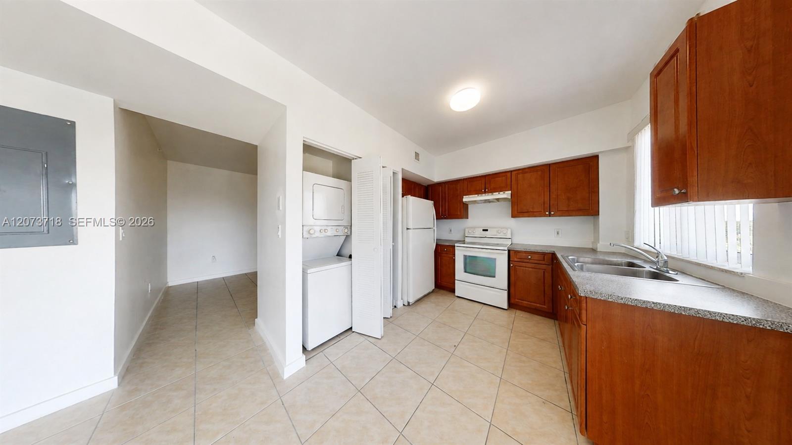 115 SW 42nd Ave # 501 — Photo 2