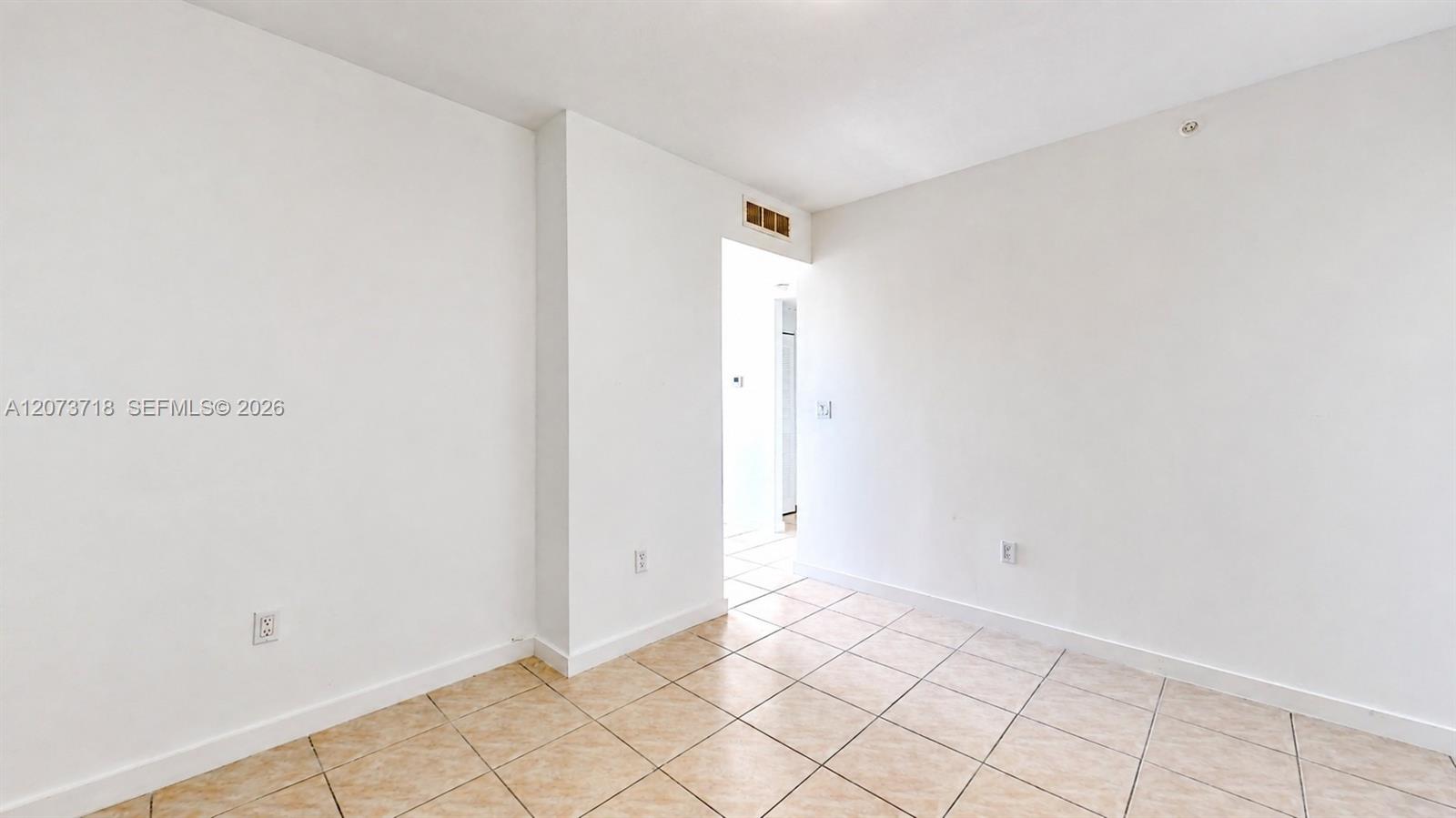 115 SW 42nd Ave # 501 — Photo 3