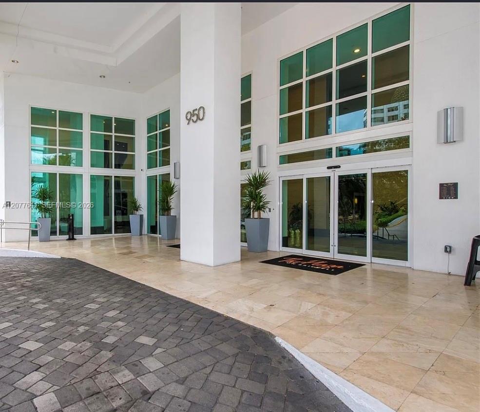 950 Brickell Bay Dr # 902 — Photo 2