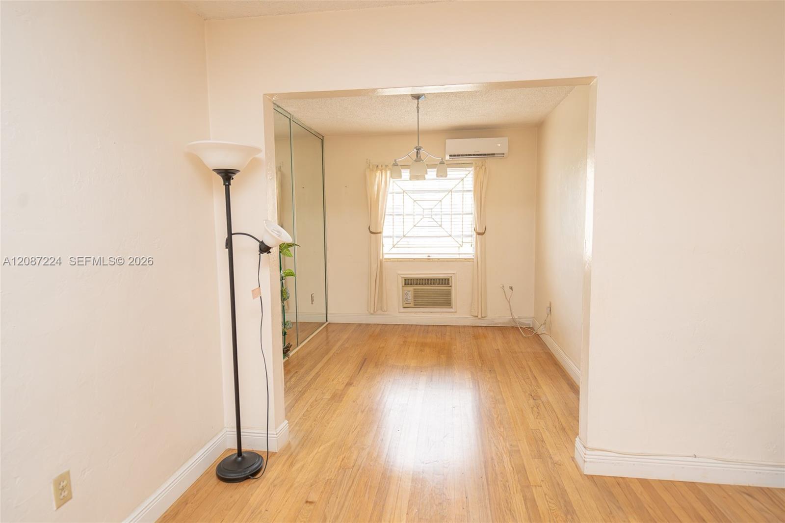 637 SW 11th St # 6W — Photo 4