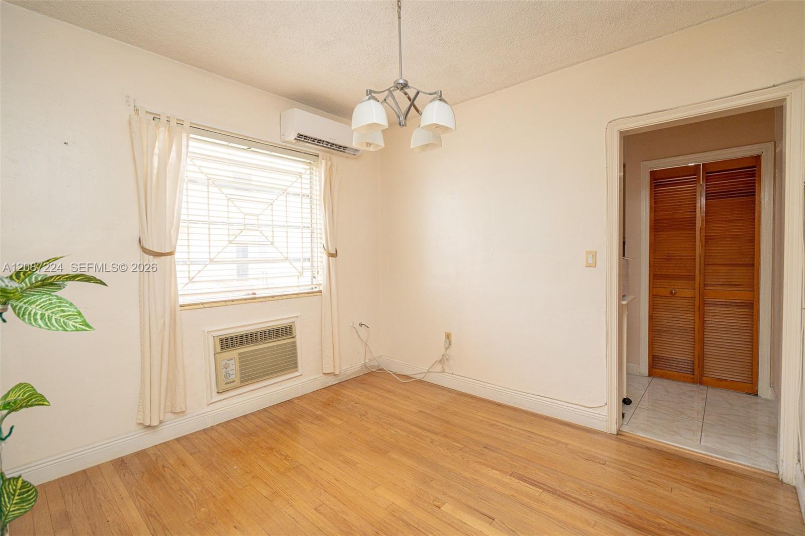 637 SW 11th St # 6W — Photo 5