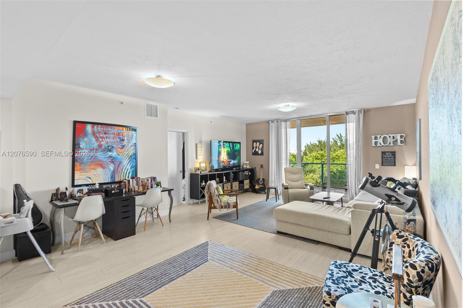 15051 Royal Oaks Ln # 401, North Miami FL 33181