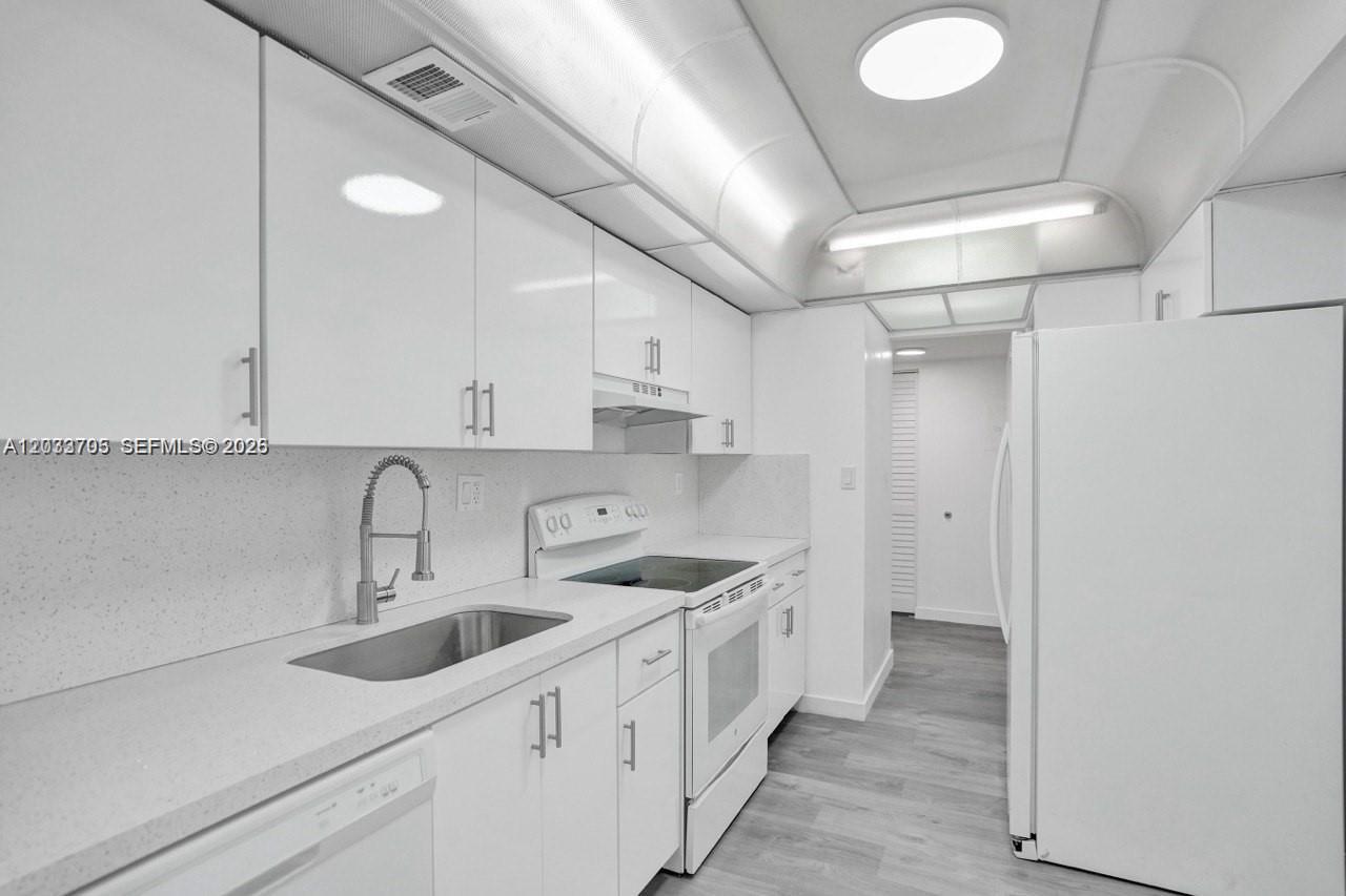3821 Environ Blvd # 403, Lauderhill FL 33319
