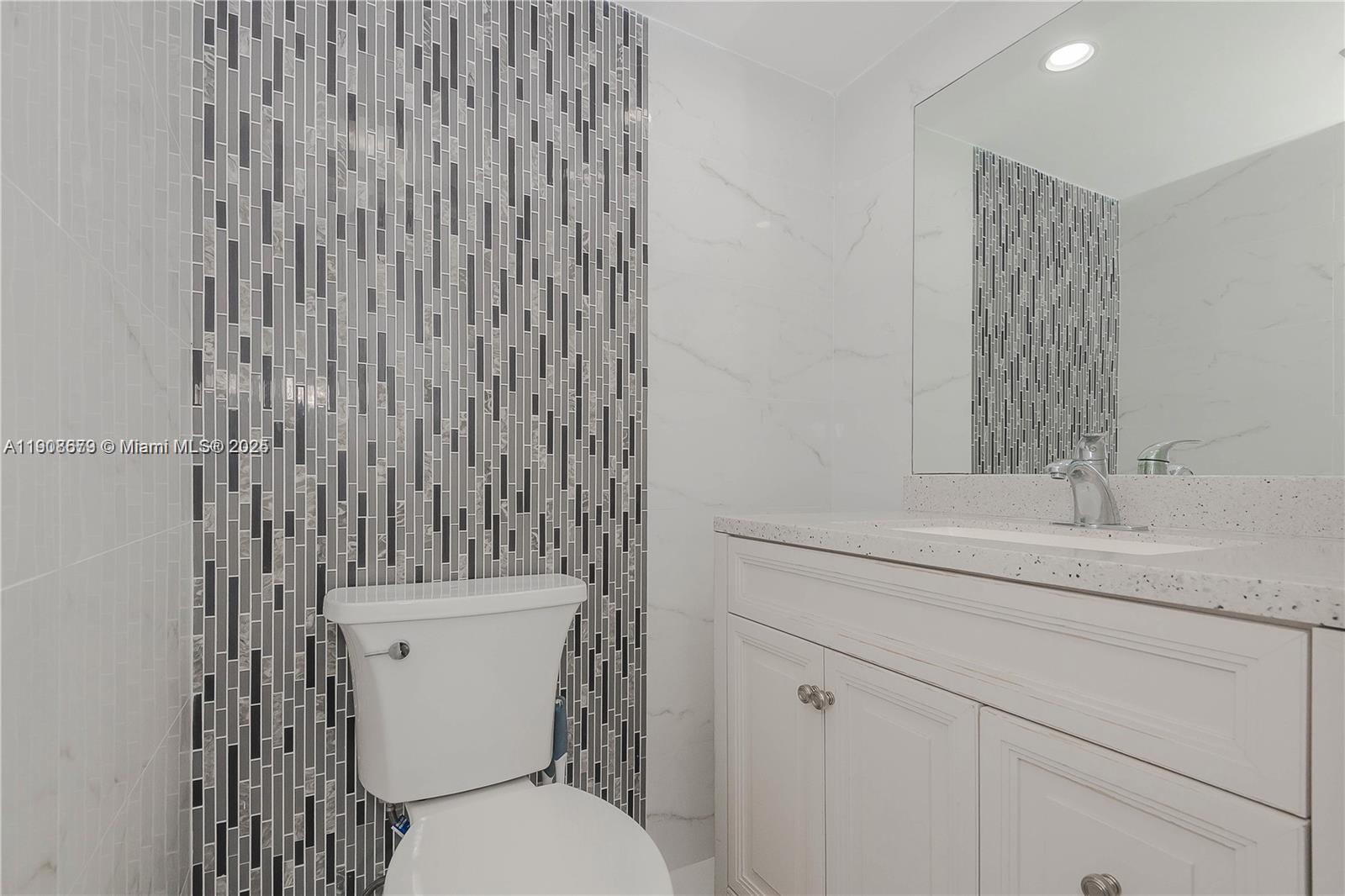 20301 W Country Club Dr # 1221 — Photo 4