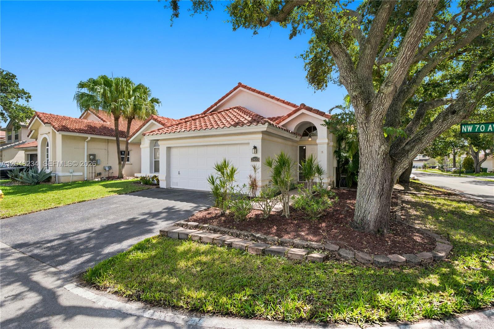 2810 NW 70th Ave — Photo 3