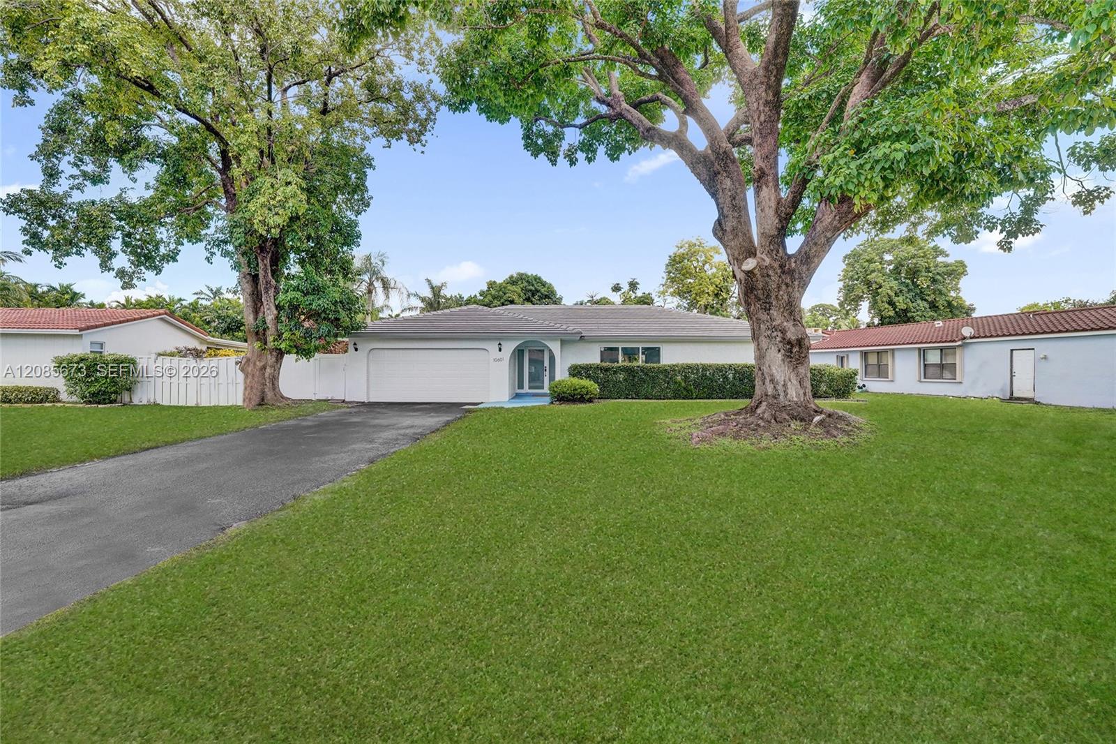 10601 NW 43rd Ct — Photo 4