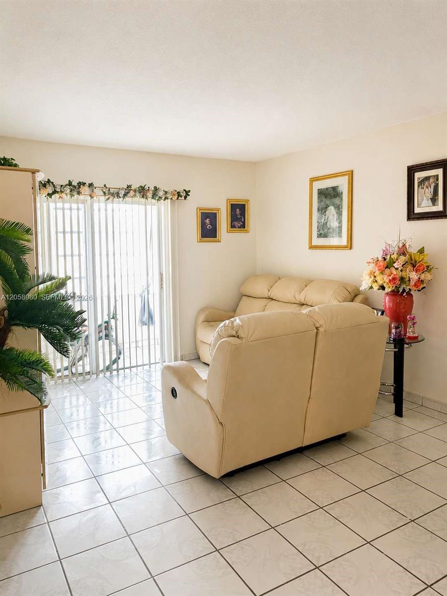 110 Royal Palm Rd # 208 — Photo 3