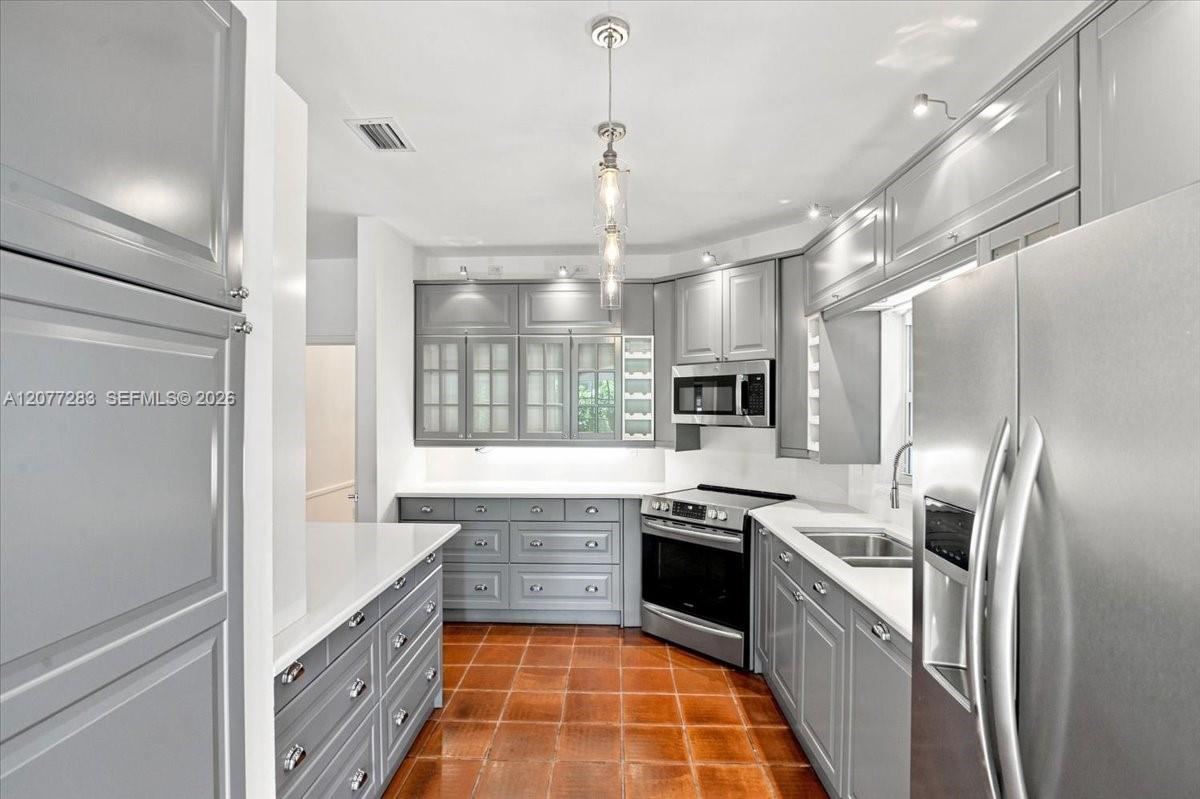 6473 Sunset Dr — Photo 5