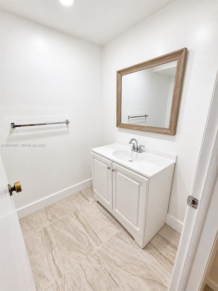 301 Racquet Club Rd # 310 — Photo 4