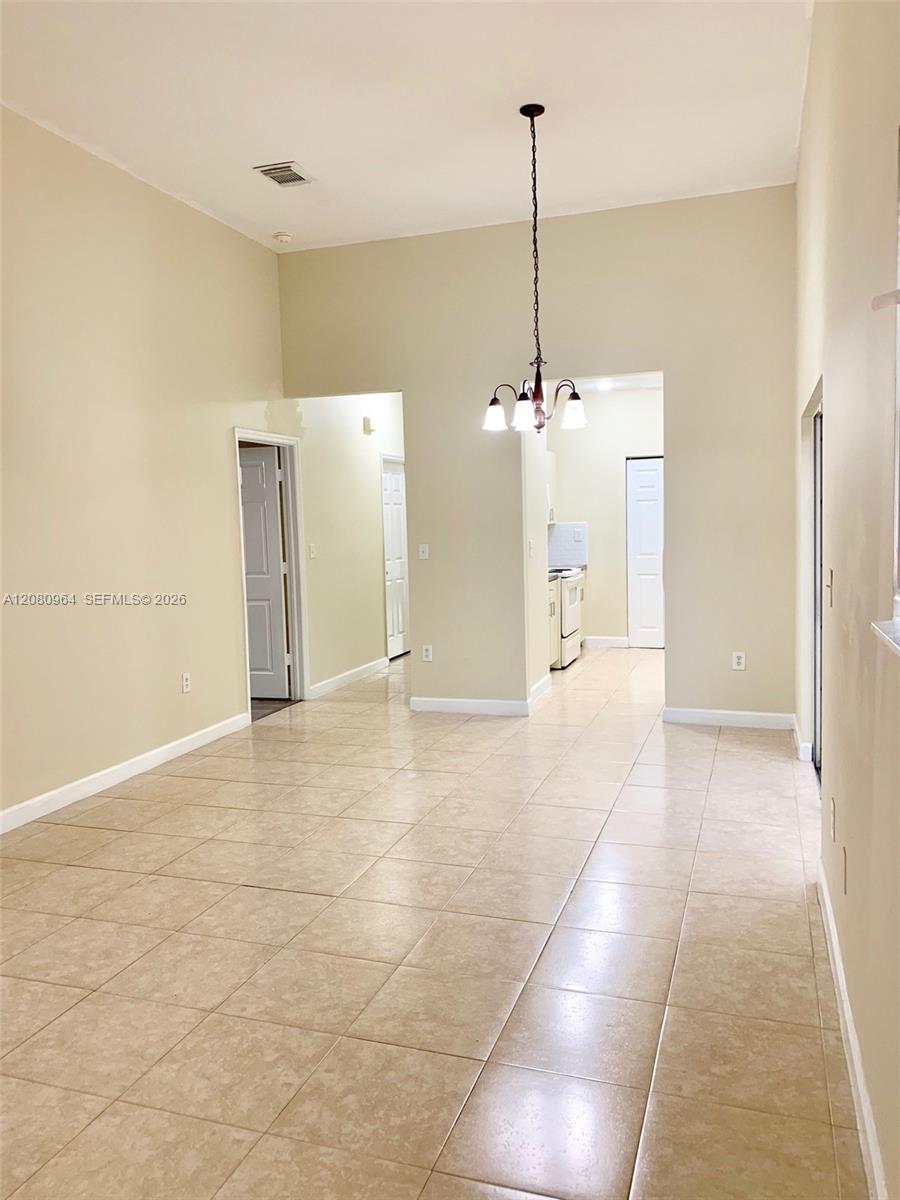 2536 NE 41st Ave # 2536 — Photo 3
