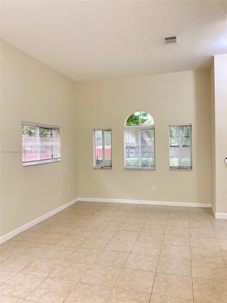 2536 NE 41st Ave # 2536 — Photo 4