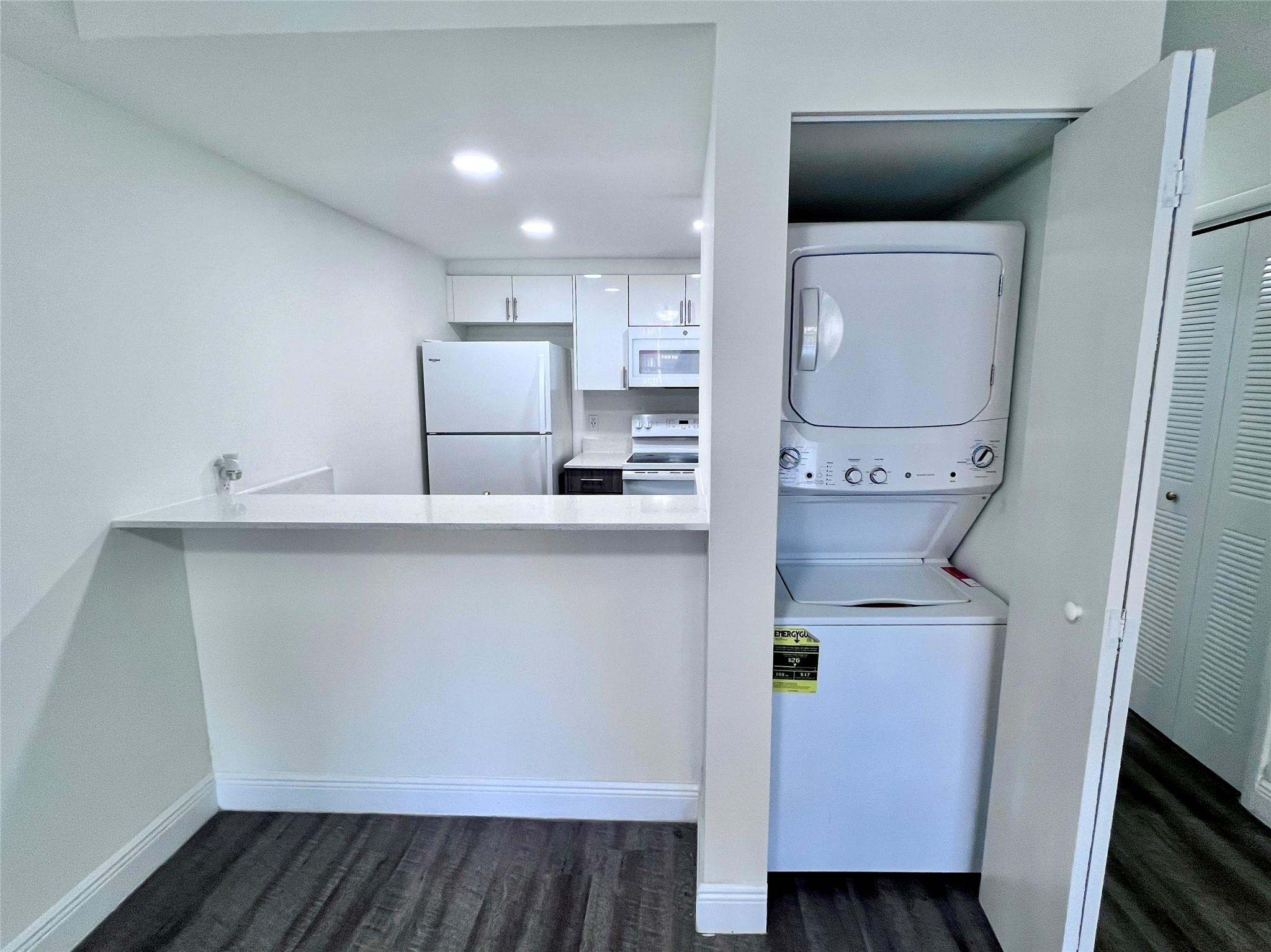 1196 NW 40th Avenue # 311 — Photo 2