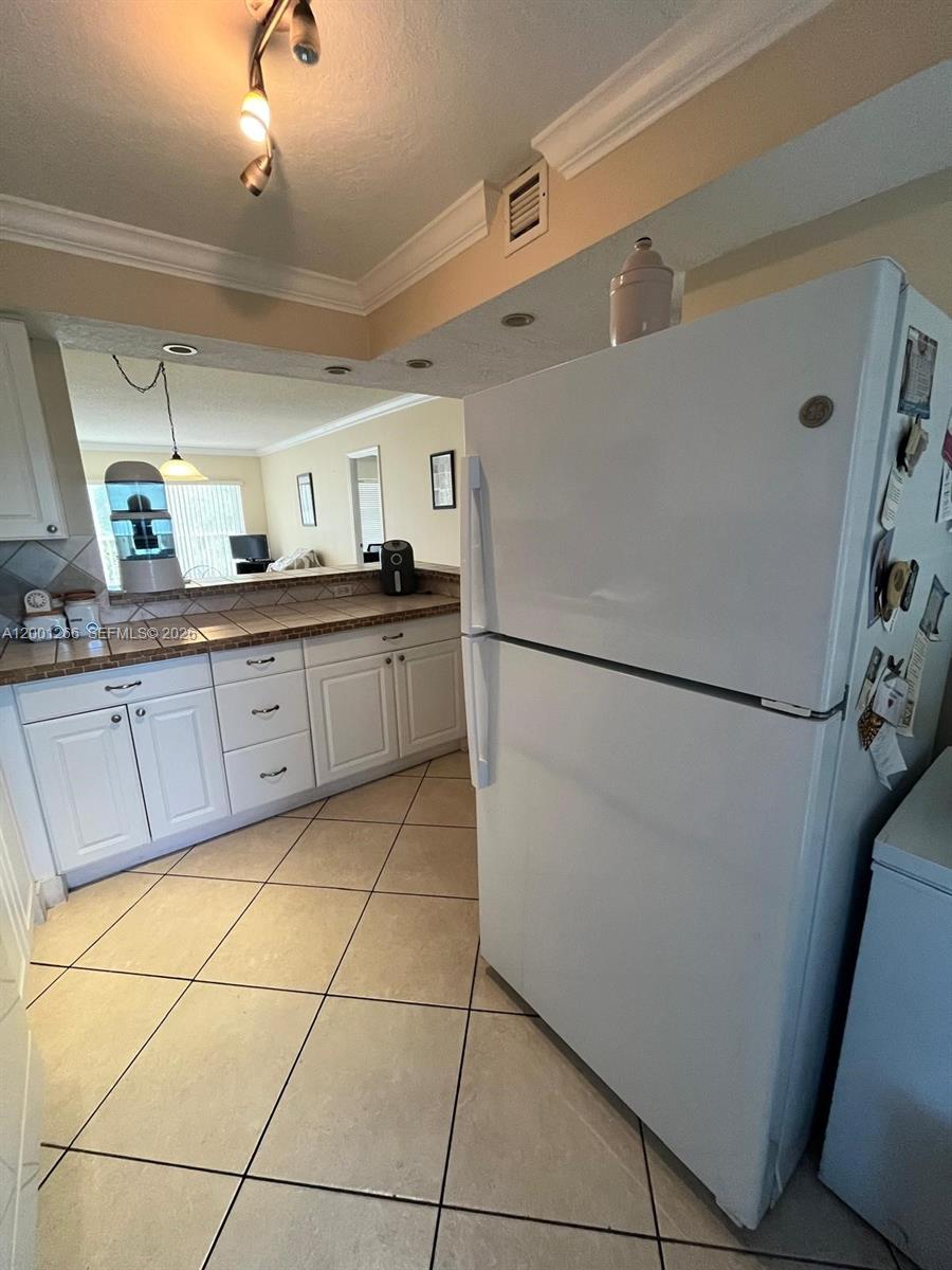 3200 N Palm Aire Dr # 407 — Photo 3