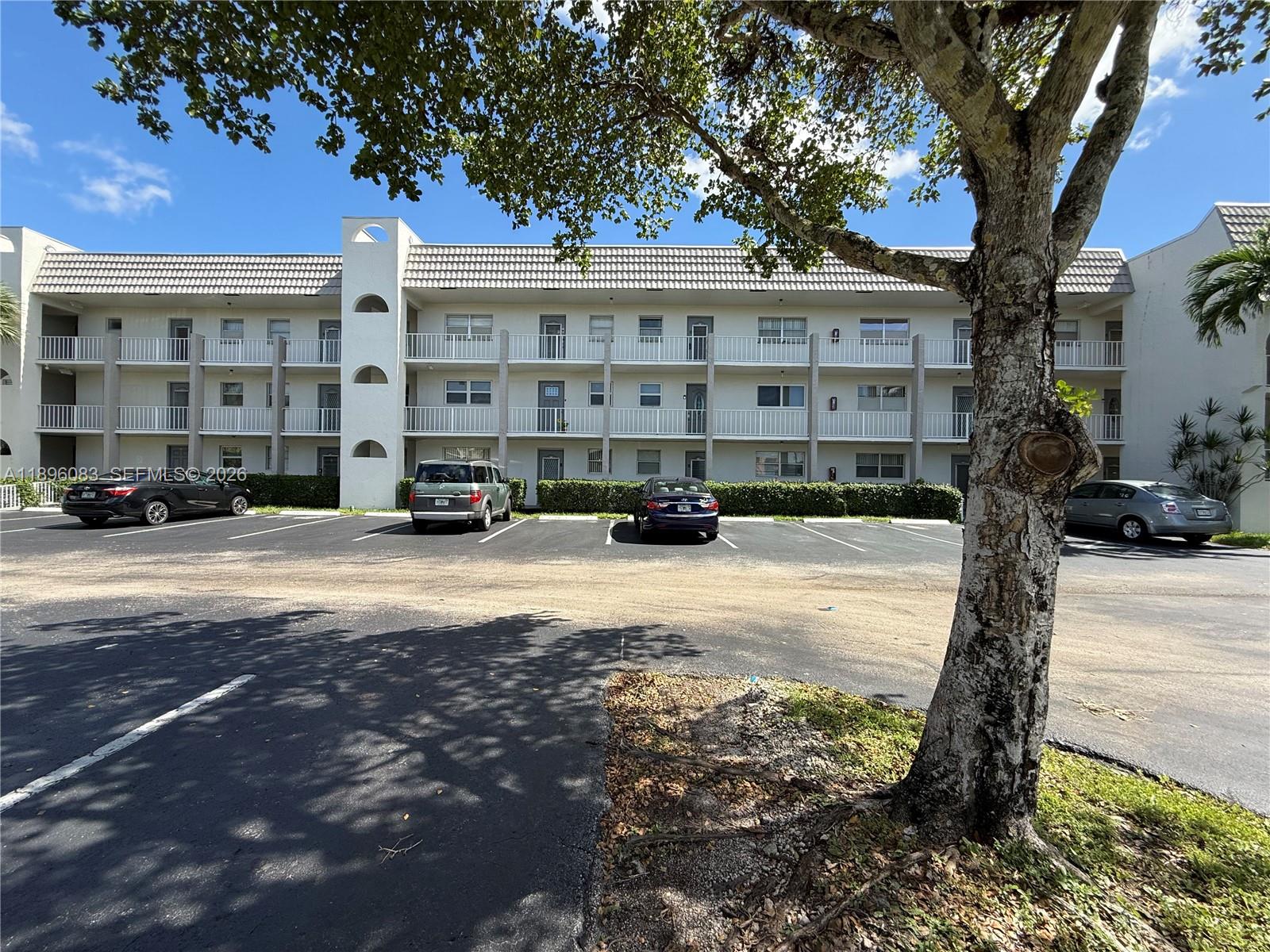 8450 Sunrise Lakes Blvd # 111, Sunrise FL 33322