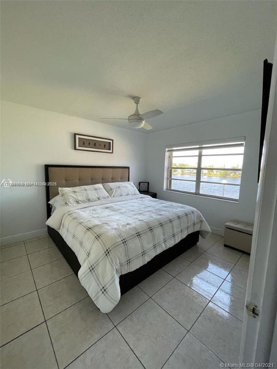 12860 SW 43rd Dr # B — Photo 5