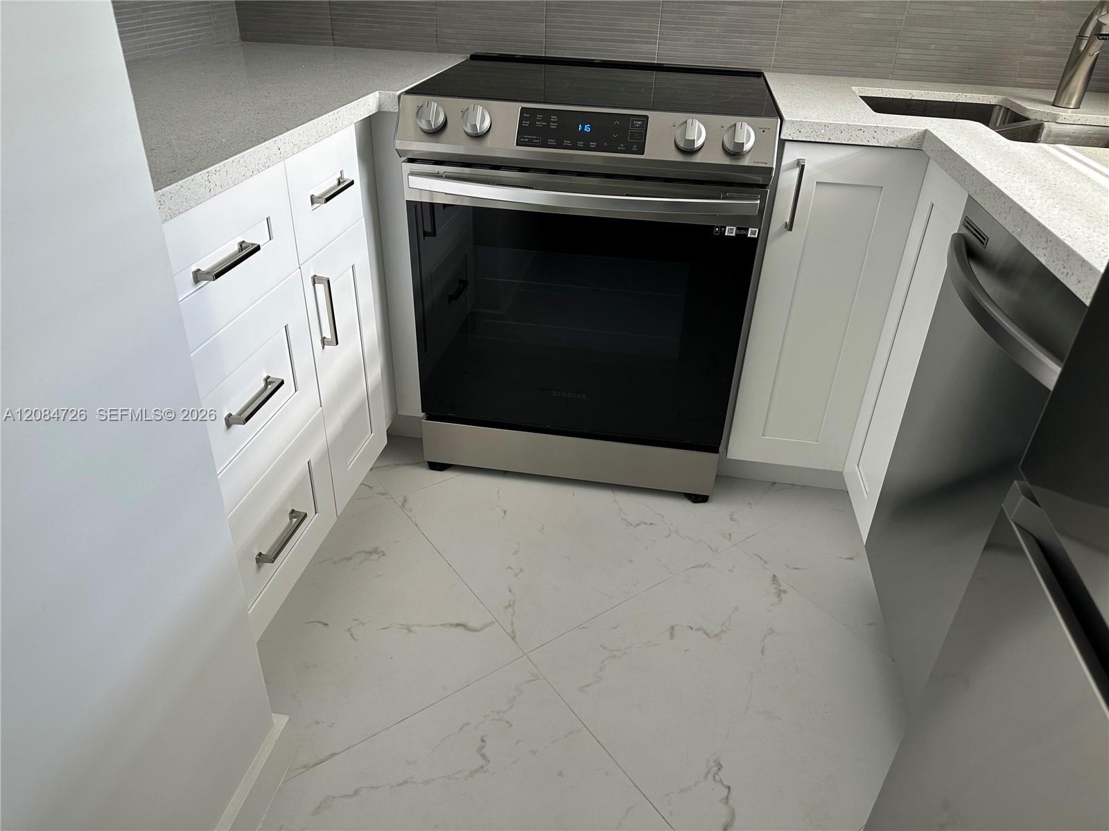 1333 E Hallandale Beach Blvd # 423 — Photo 4