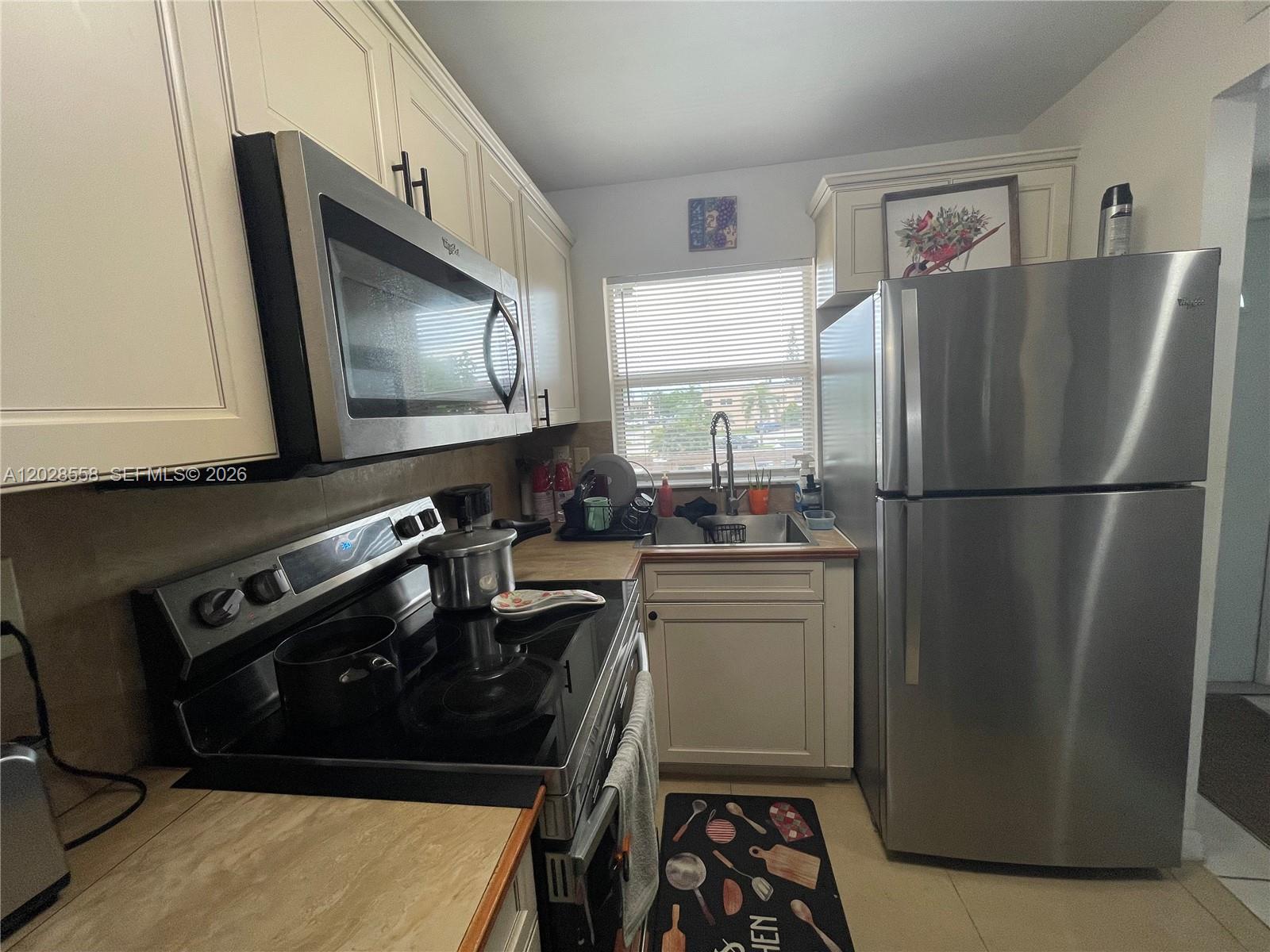 9281 Sunrise Lakes Blvd # 209, Sunrise FL 33322