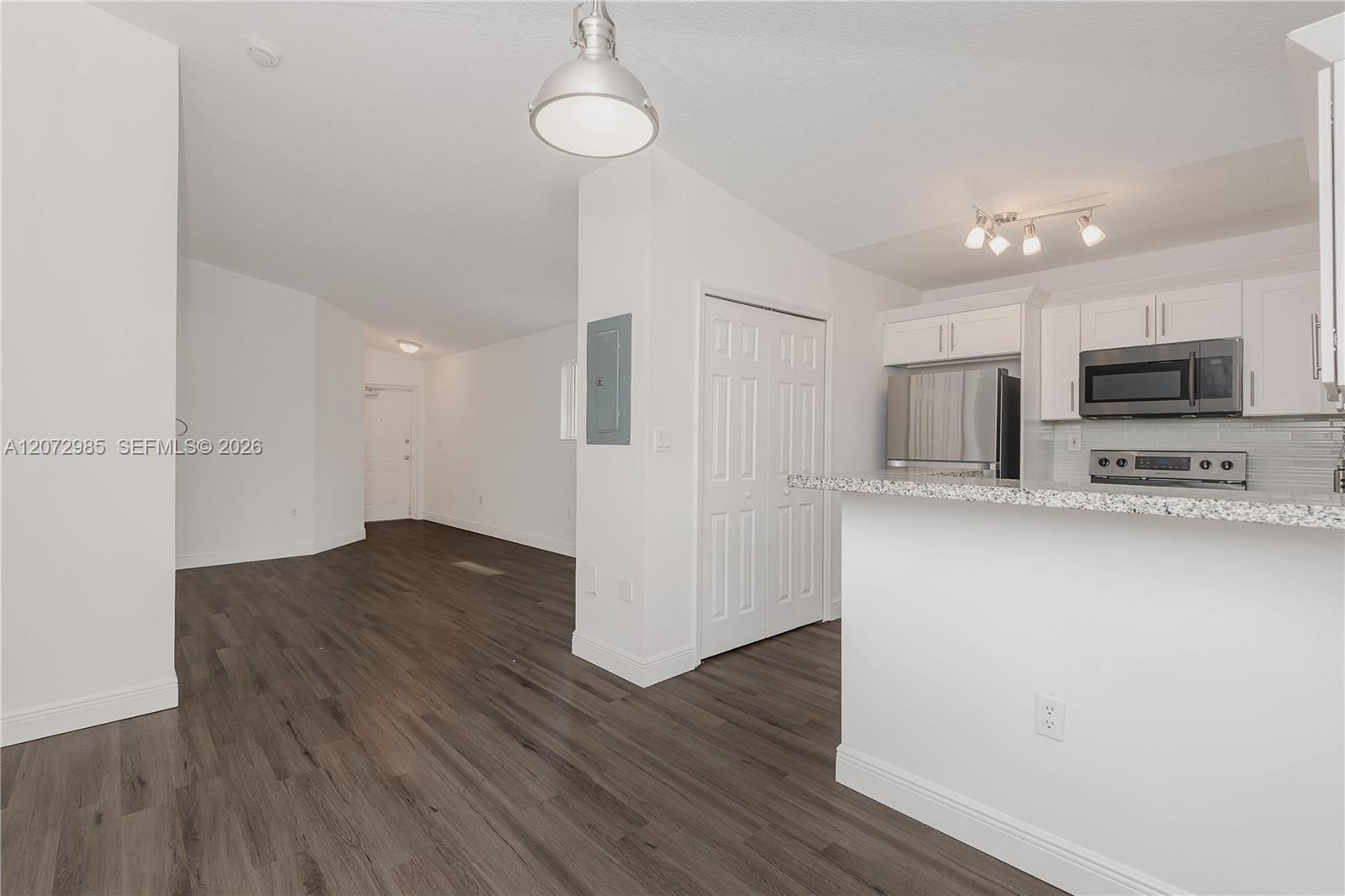 3390 NE 10th St # 201 — Photo 5