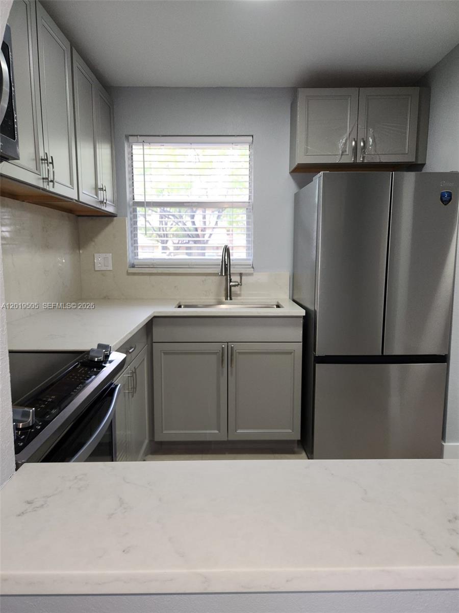 2811 N Pine Island Rd # 107, Sunrise FL 33322