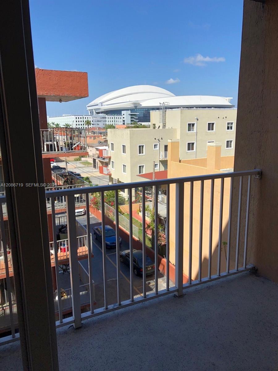 218 NW 12 AV # 506 — Photo 2