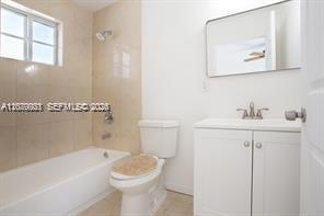 3761 SW 45th Avr # 0 — Photo 3
