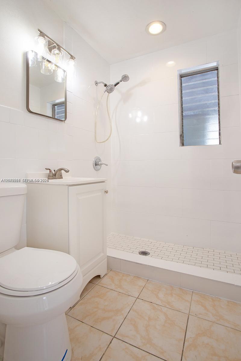 3761 SW 45th Avr # 0 — Photo 4