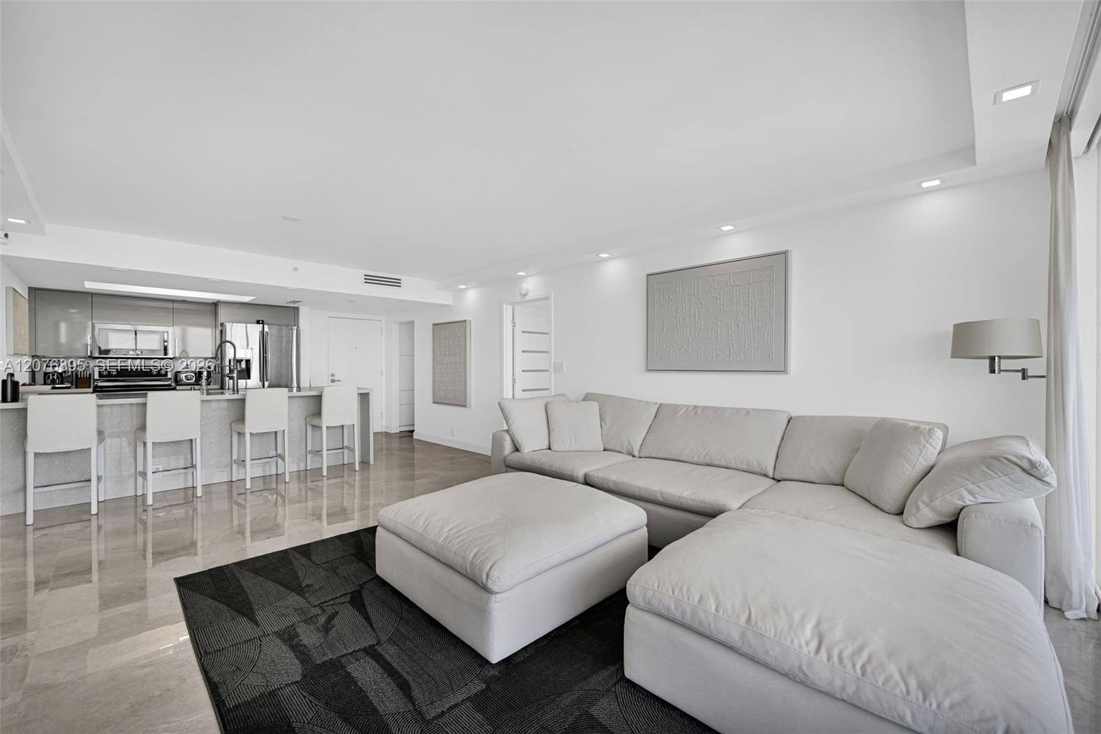 7601 E Treasure Dr # 1419 — Photo 4