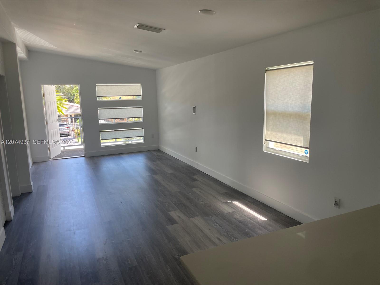 2290 SW 58th Ave — Photo 4