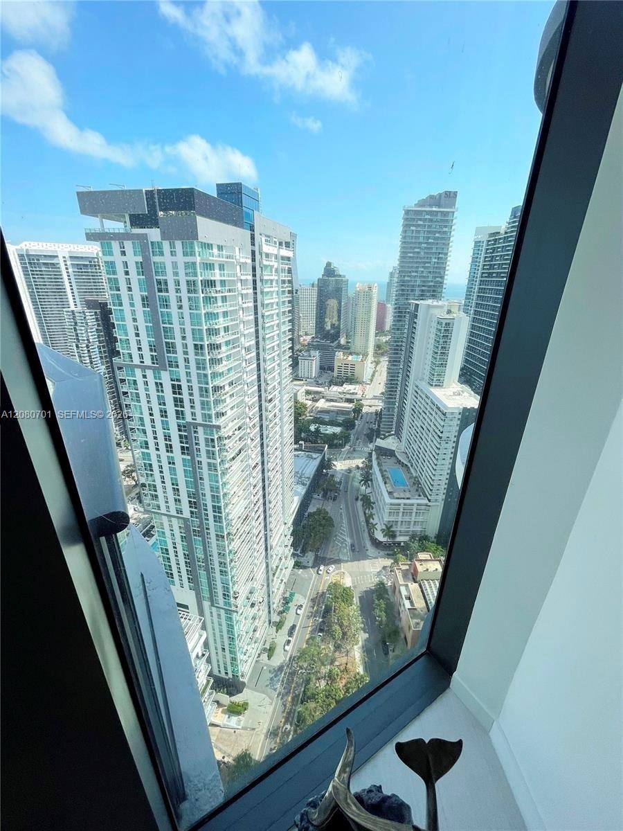 1000-brickell-plz-unit-4301-i6hb9xy — Photo 2