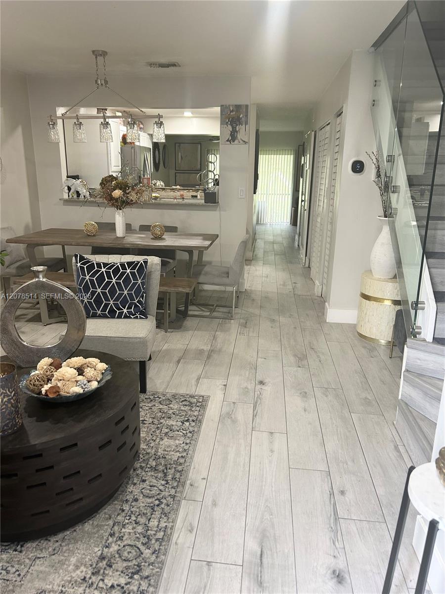 9835 Riverside Dr # 39 — Photo 3