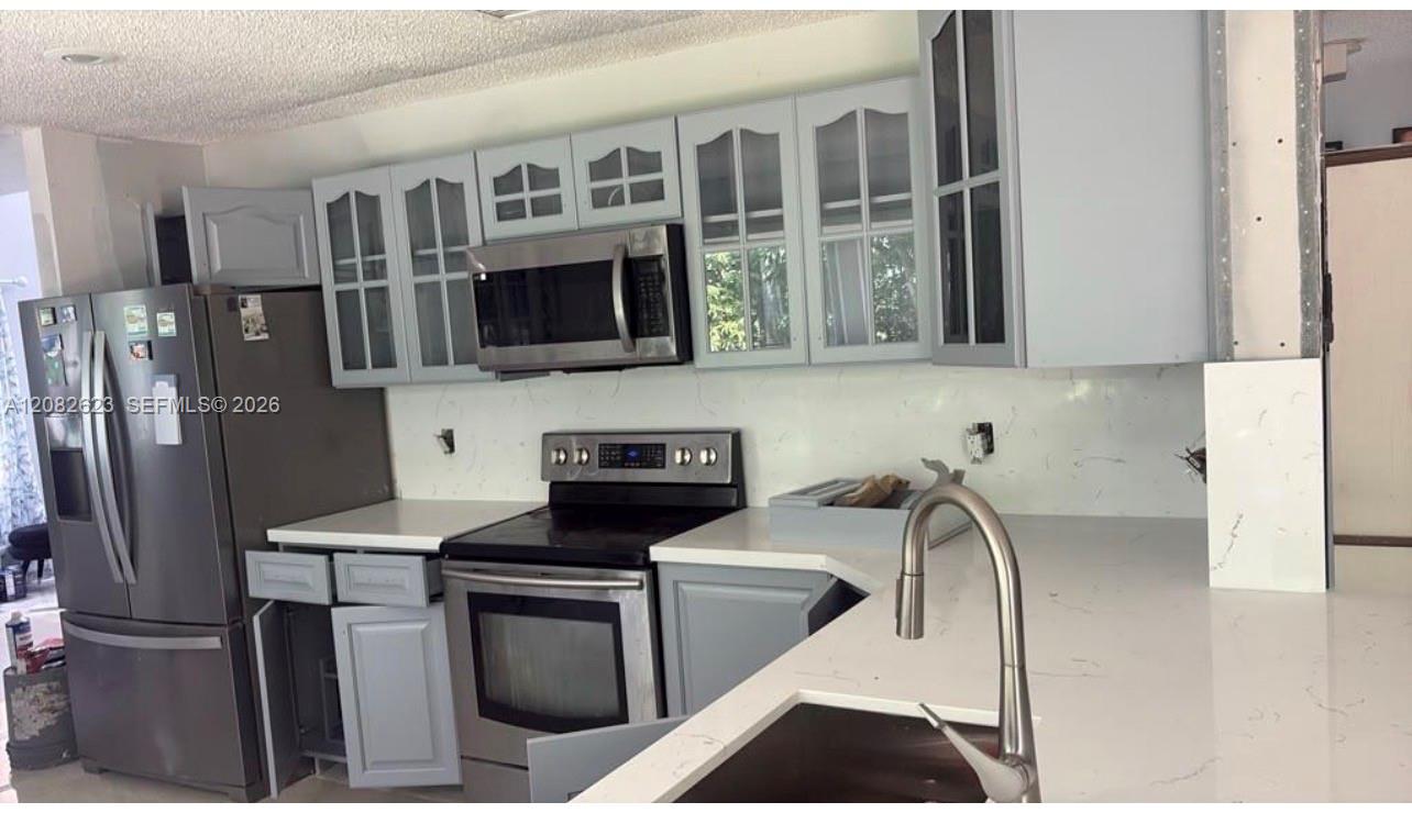10151 SW 9th Ln # 10151 — Photo 2