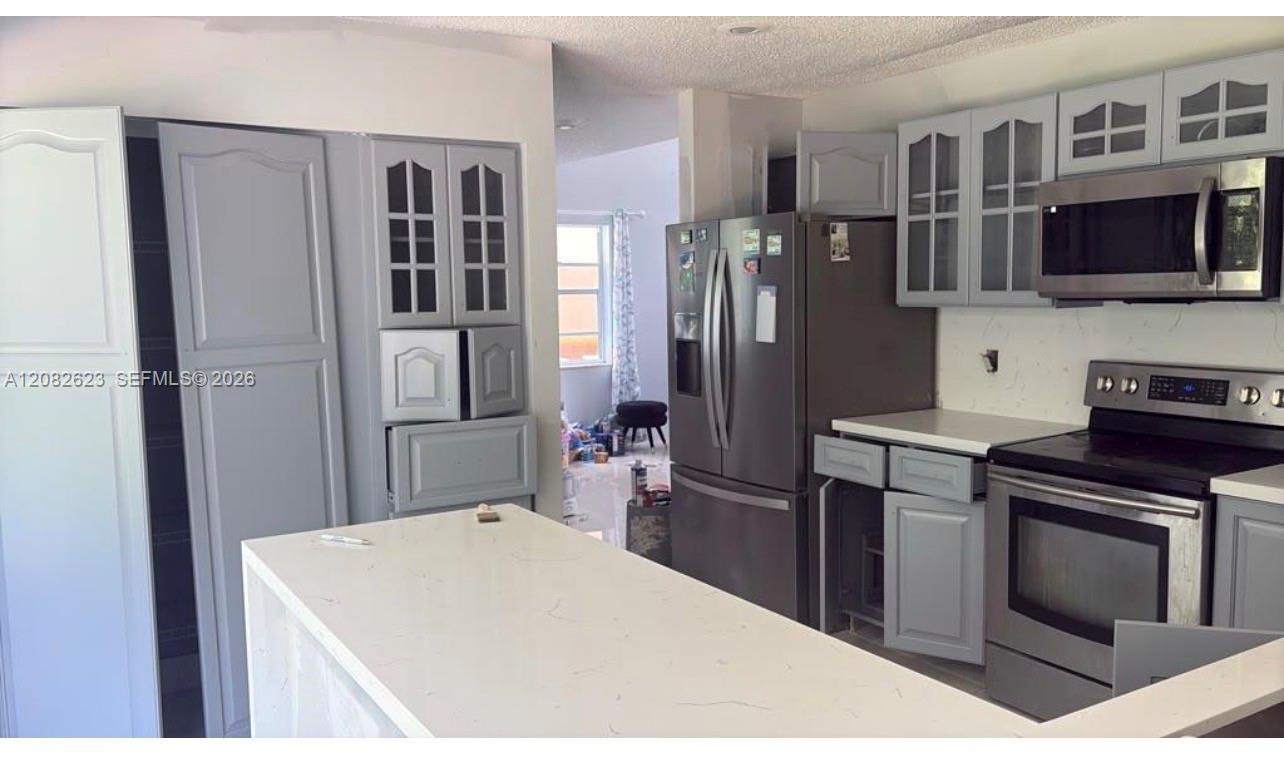 10151 SW 9th Ln # 10151 — Photo 3