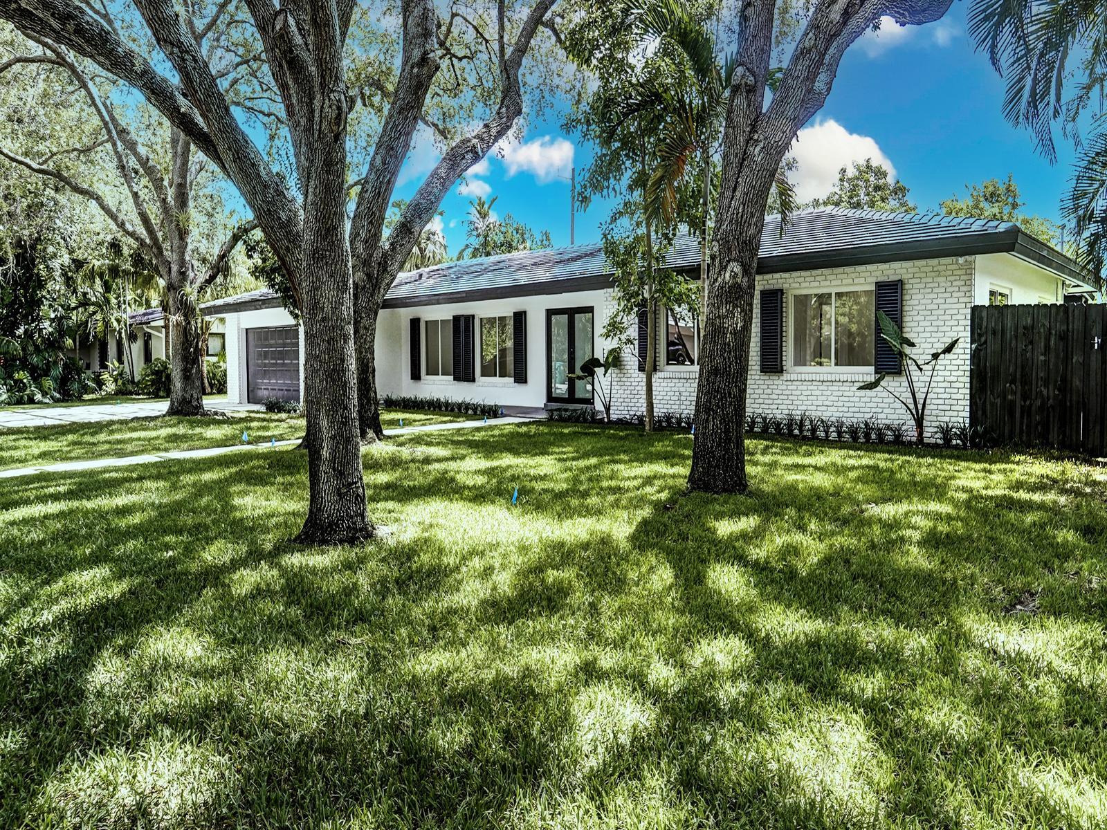 12305 SW 73rd Avenue — Photo 2