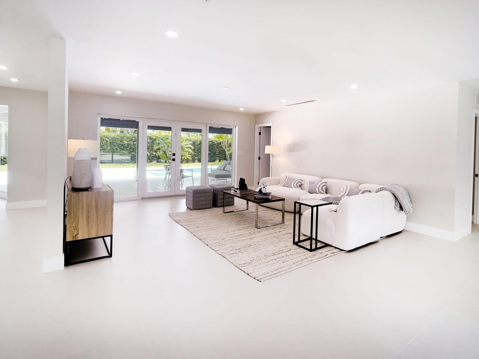 12305 SW 73rd Avenue — Photo 3