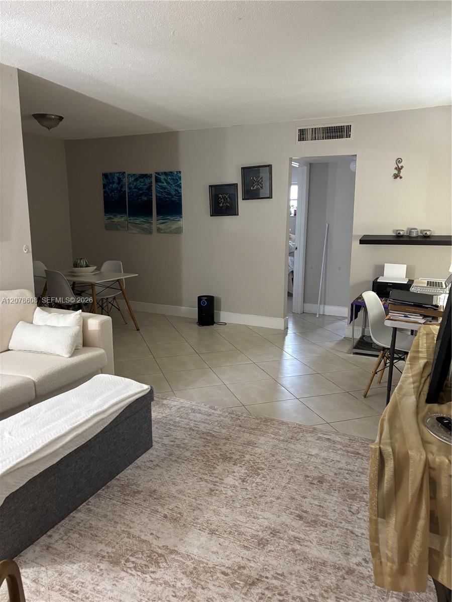 1100 NE 1st Ct # 102 — Photo 3