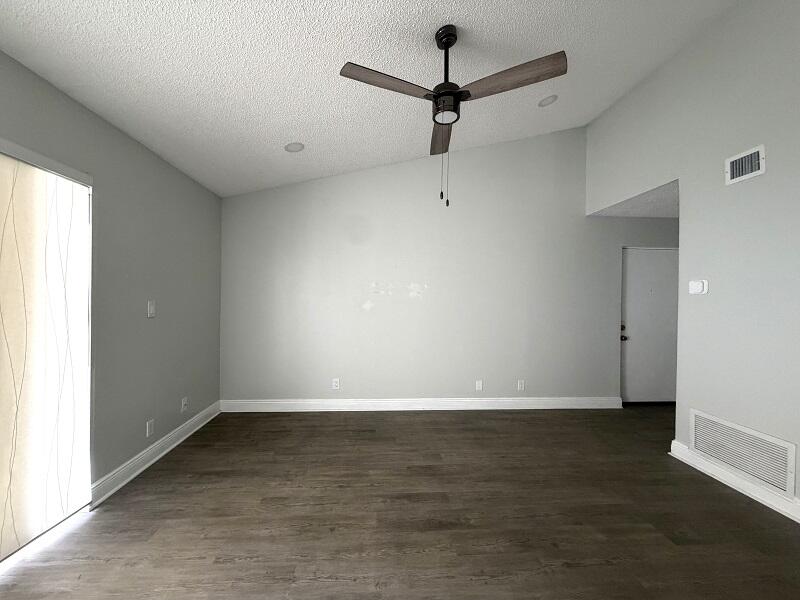 5612 ROCK ISLAND Road # 172 — Photo 2