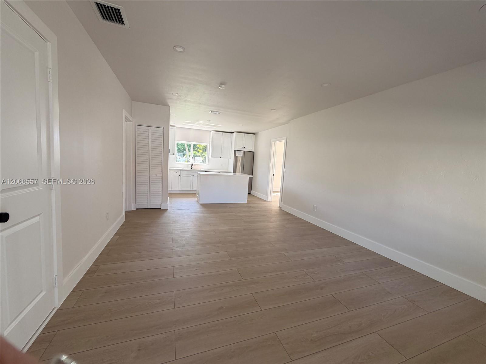 2830 SW 63rd Ave — Photo 3