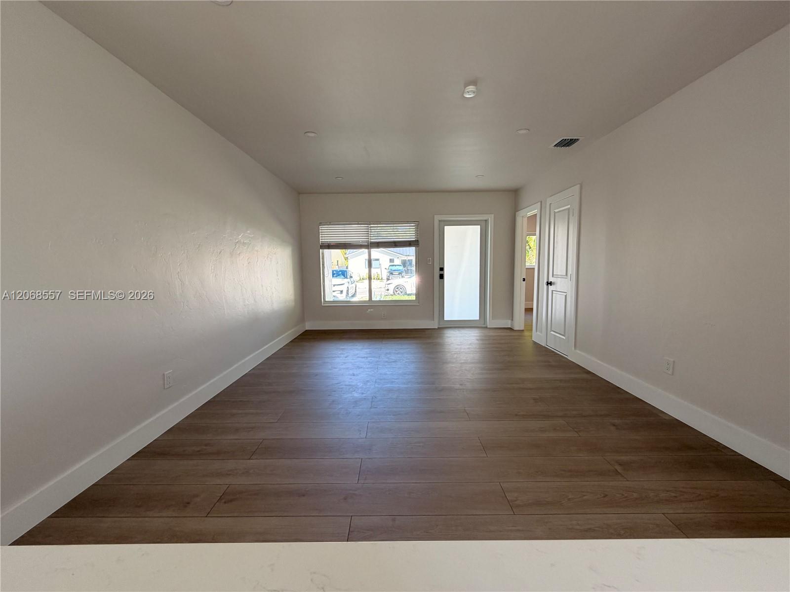 2830 SW 63rd Ave — Photo 4