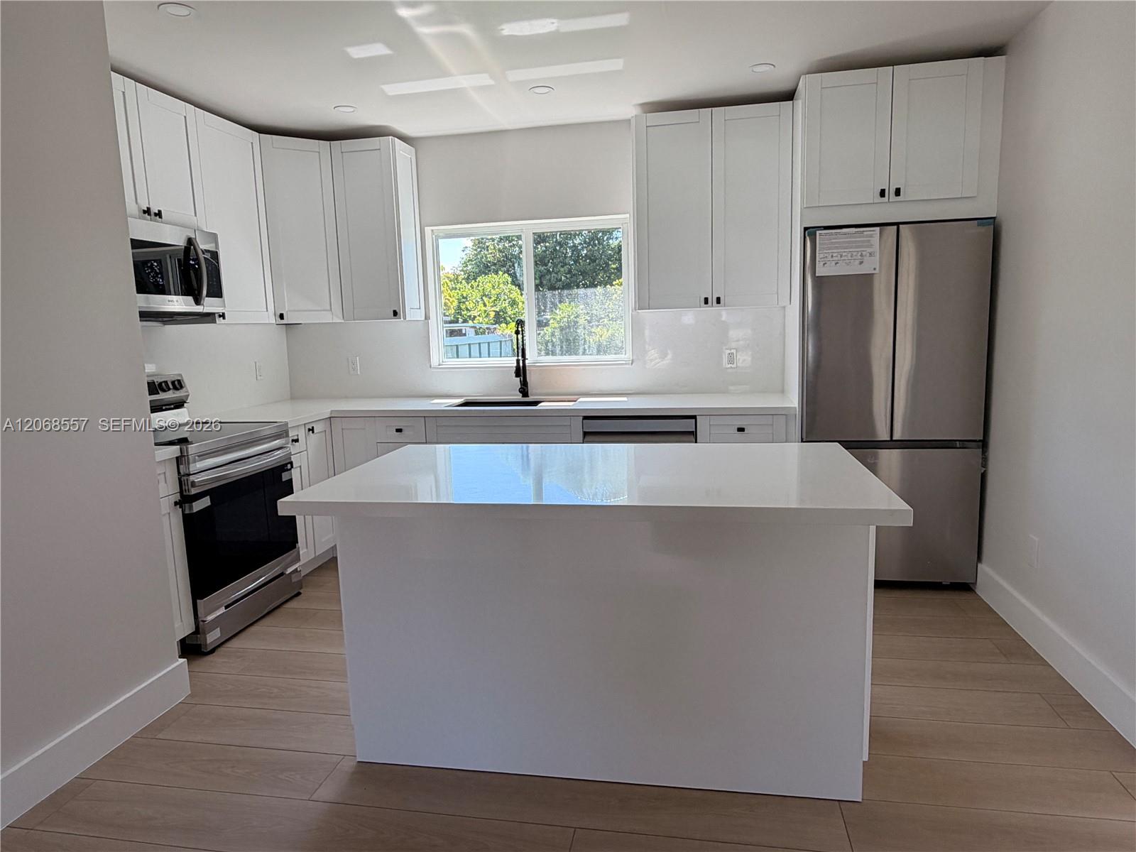 2830 SW 63rd Ave — Photo 5