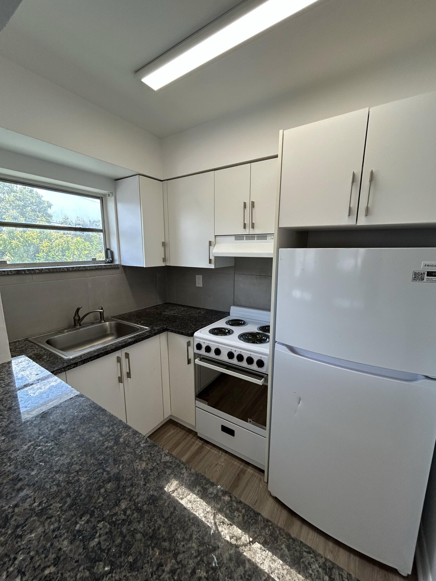 749 SE 15th Street # 7 — Photo 3