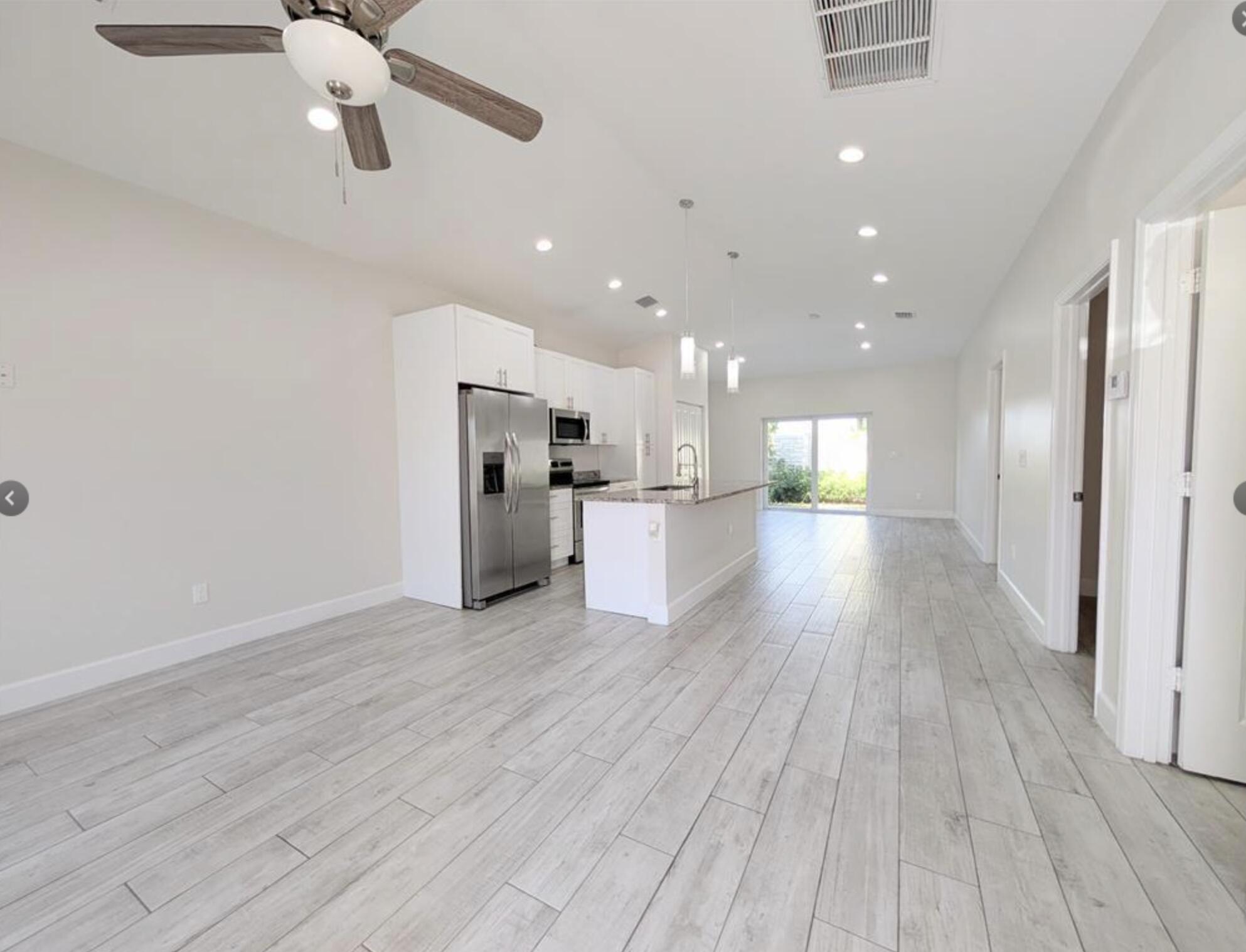 1562 W 26th Court — Photo 5
