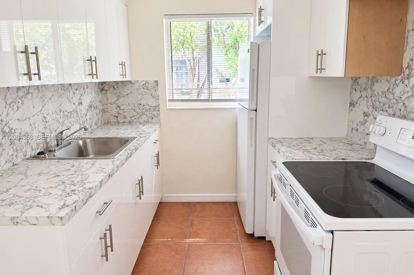 304 SE 9th Ct # 8, Hallandale Beach FL 33009