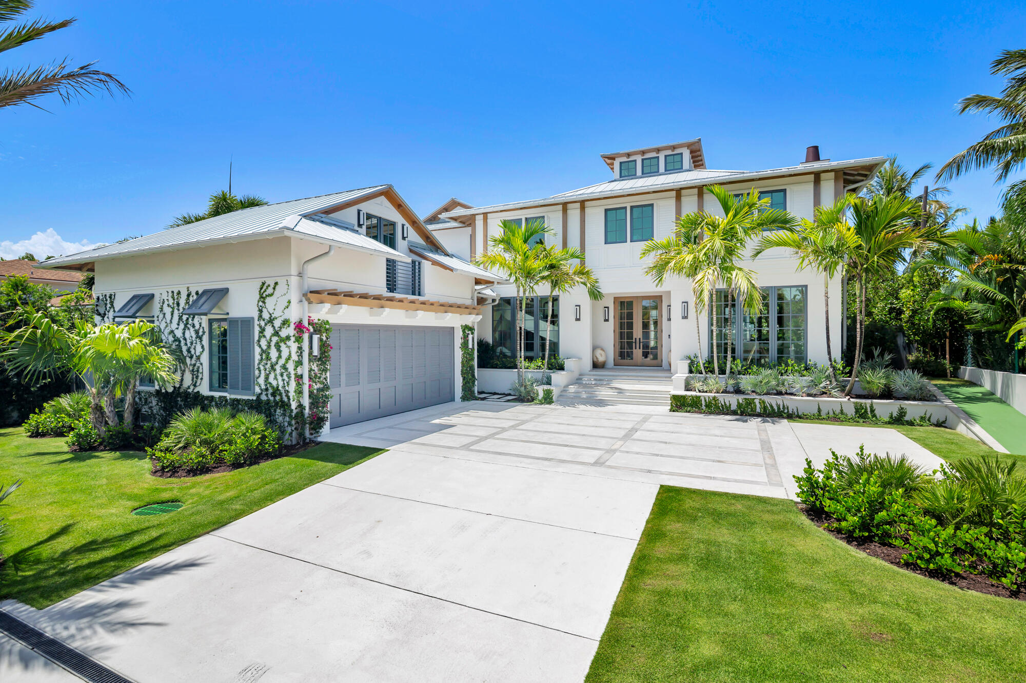 125 Worth Court N, West Palm Beach FL 33405