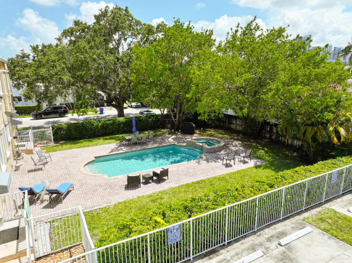 403 NE 16th Avenue Apt 7 — Photo 4