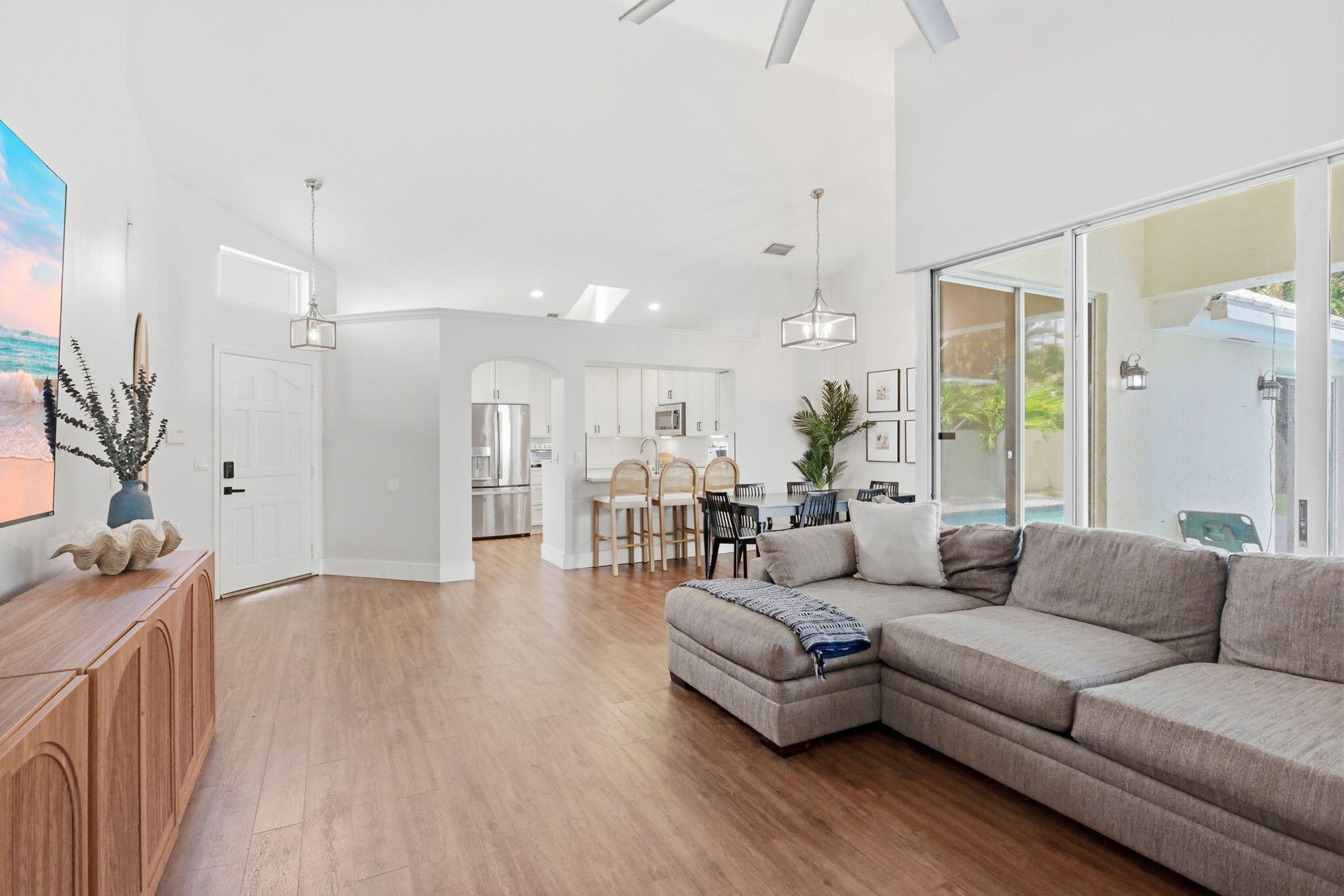 944 Dickens Place — Photo 5