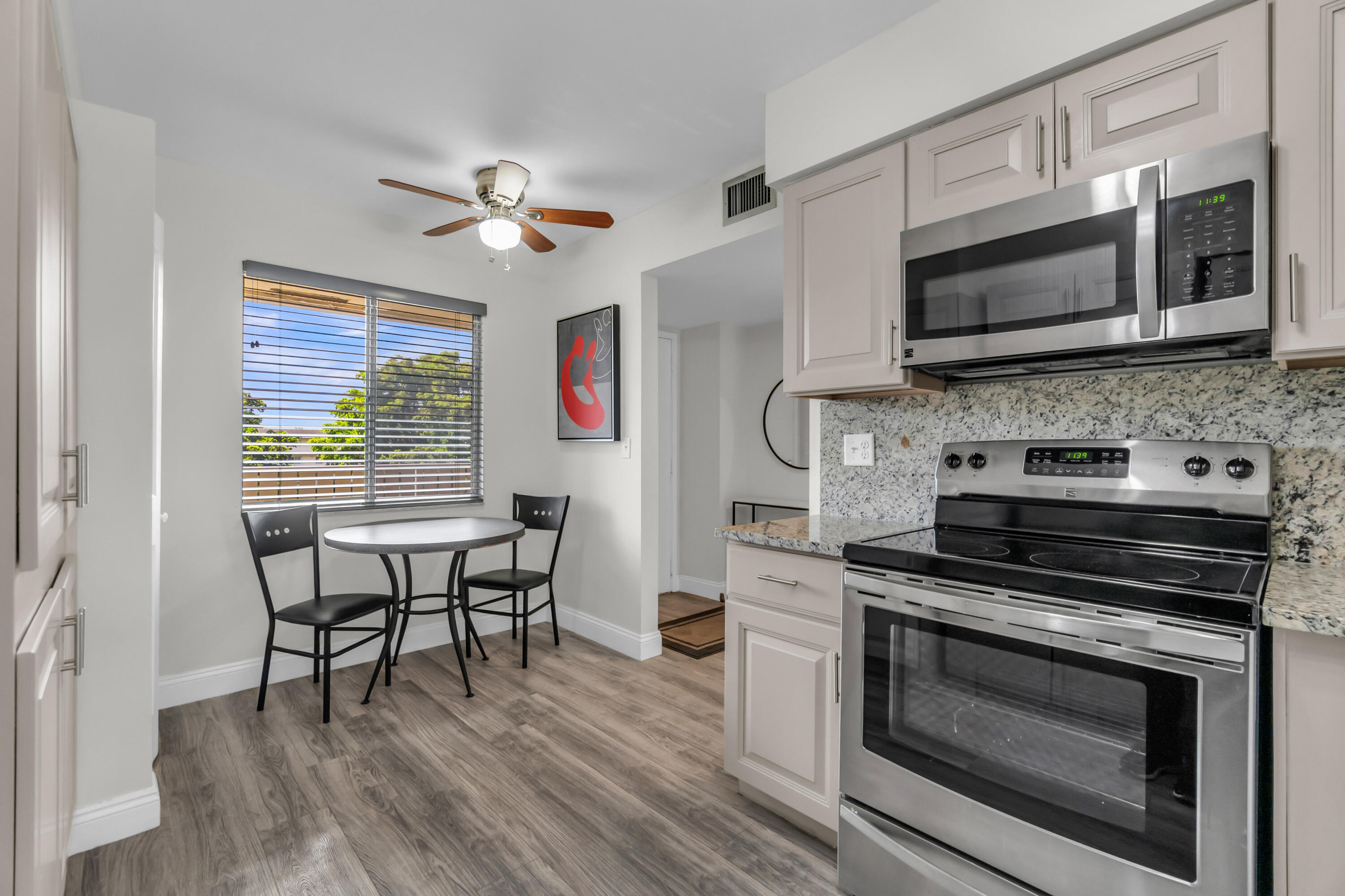 7267 HUNTINGTON Lane # 403 — Photo 4