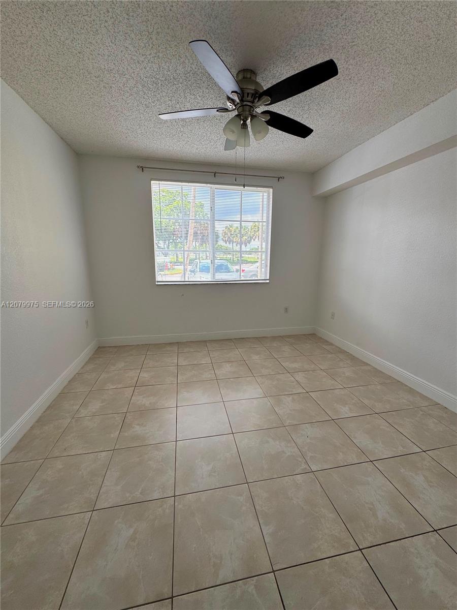 7920 N Nob Hill Rd # 103 — Photo 4